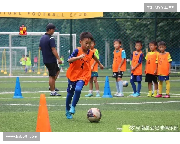 足球球员试训技巧与注意事项解析 助力新秀顺利迈向职业赛场 足球球员试训技巧与注意事项解析 助力新秀顺利迈向职业赛场